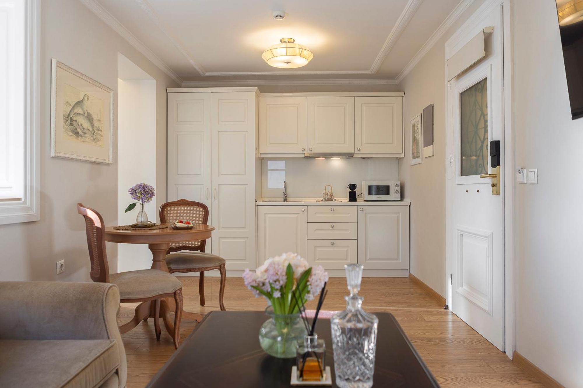 Gatto Perso Luxury Studio Apartments Солун Екстериор снимка